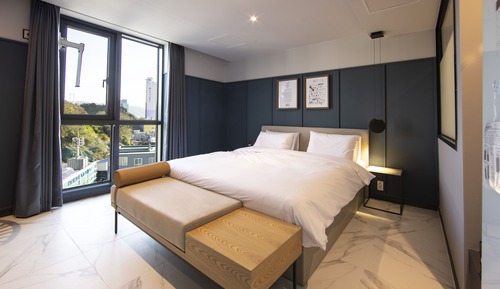 Deluxe Double, City View