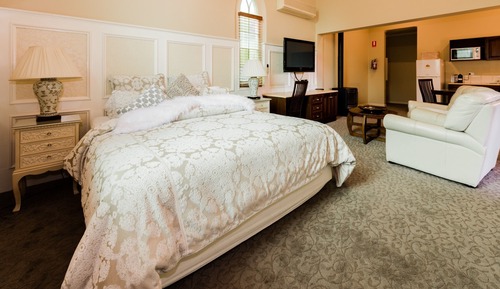 Luxury King Suite