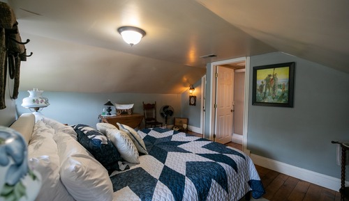 The Nauvoo Room, 1 King Bed