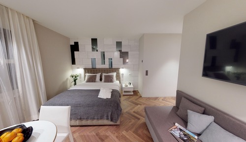 Studio Apartment Senior