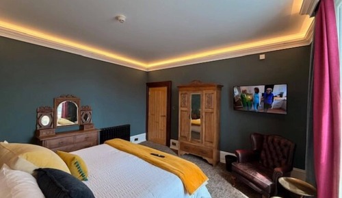 Luxury Suite