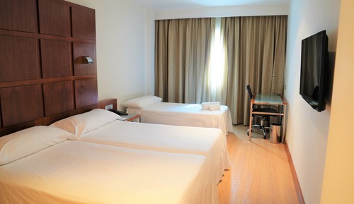 Triple Room (L, 1 adult + 2 children)