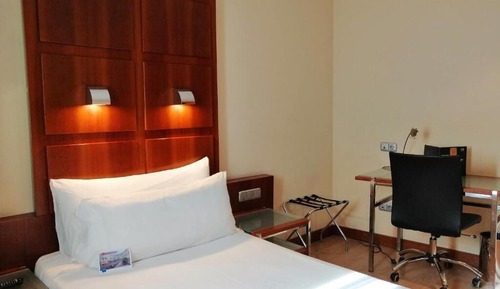 Single Room (S)