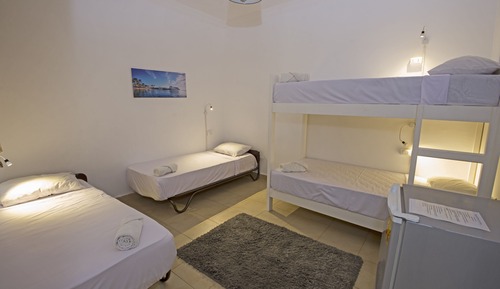 Shared Dormitory, Women only