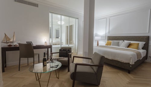 Deluxe Suite