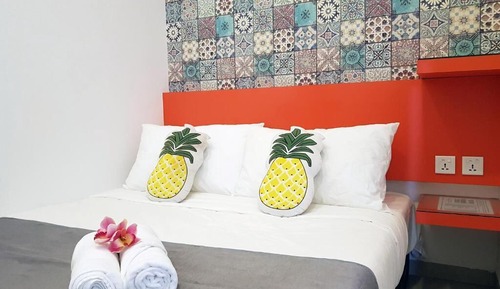 Standard Queen Room (No Windows)