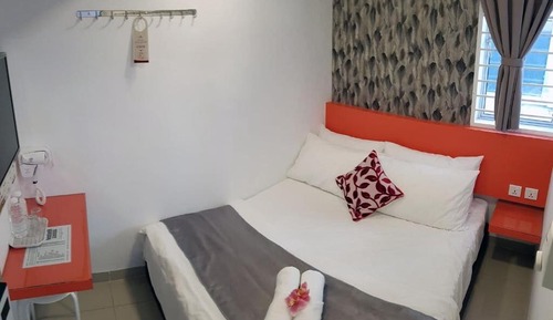 Deluxe Queen Room