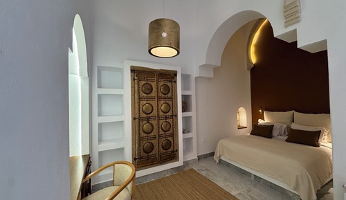 Superior Suite, Courtyard View