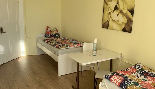Twin Room, Shared Bathroom (4)