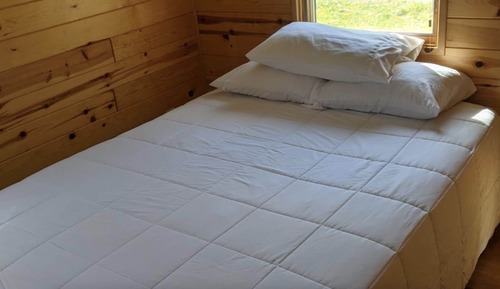 Deluxe Cabin (2)
