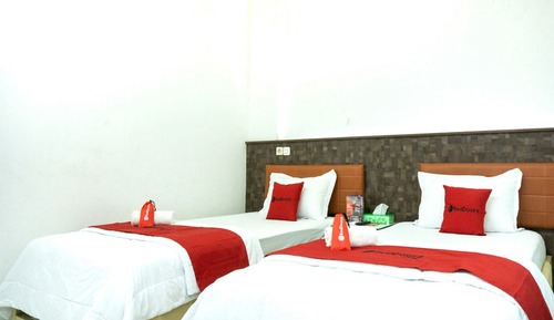 Twin Room (RedDoorz)