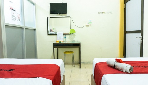 Twin Room (RedDoorz)
