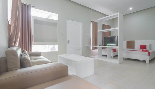 Twin Room (RedDoorz)