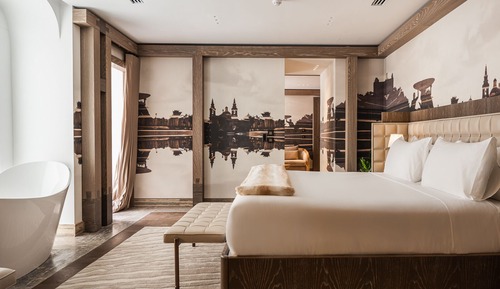 Signature Spa Suite
