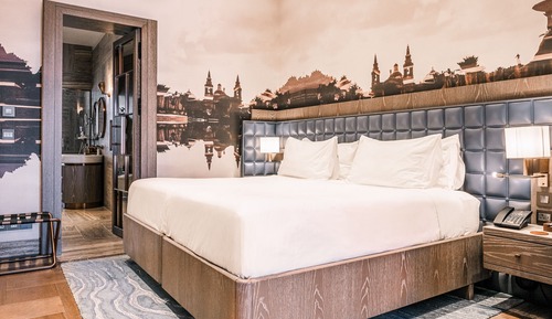 Grand Harbour View Suite