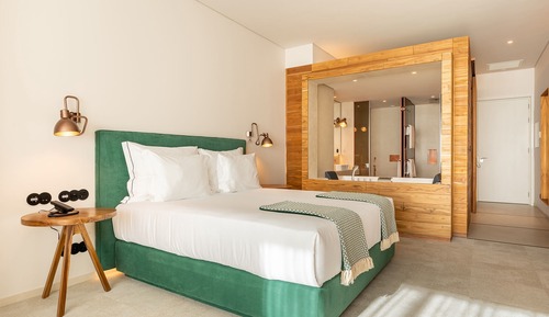 Superior Double Room (Aqua)
