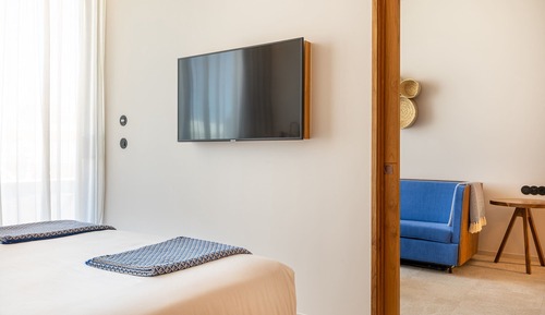Suite (3 Adults + 1 Child)