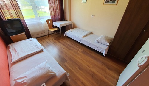 Basic Twin Room, Shared Bathroom
