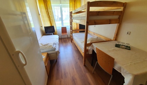 Five-bed room, shared bathroom