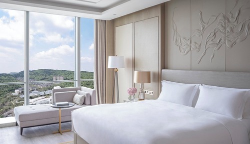 Premier Suite