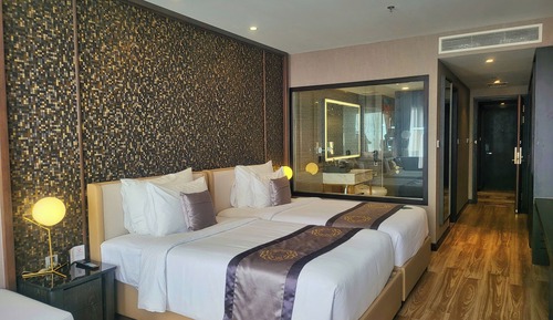 Signature Deluxe Twin Bed Room