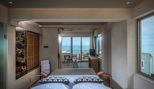 Deluxe Studio Suite