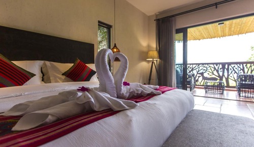 Premium Villa Suite - Lake View