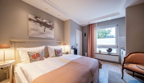 Standard Studio (250m from the beach)