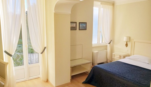 Superior Double Room, Partial Lake View