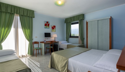 Classic Quadruple Room