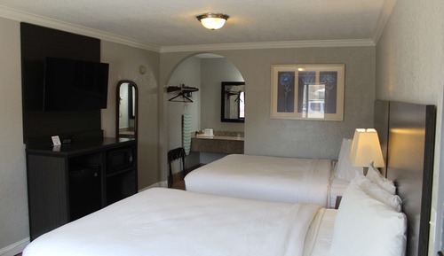 Standard Room, 2 Queen Beds, Smoking