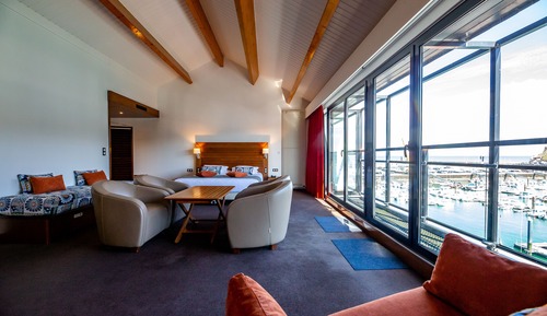 Deluxe Suite, Multiple Beds, Sea View
