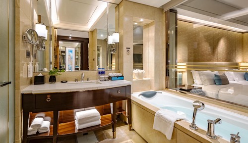 Premier Lake View King