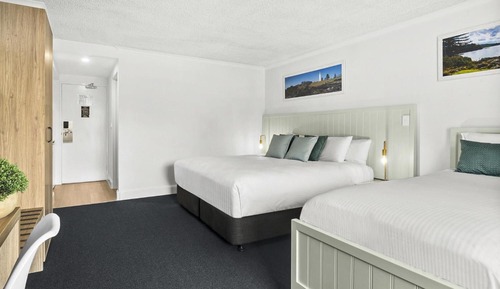 Triple Room, Balcony (1 Queen Bed and 1 Single Bed)