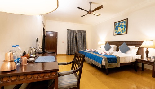 Hill View Daalan - Premium Hill View Room
