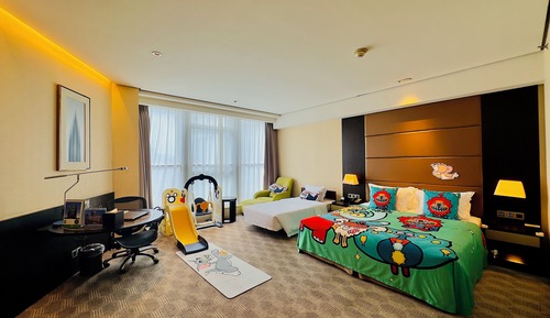 Premium Room, 1 King Bed (Kids Theme)