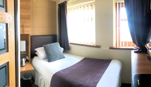 Junior Single Room, Ensuite