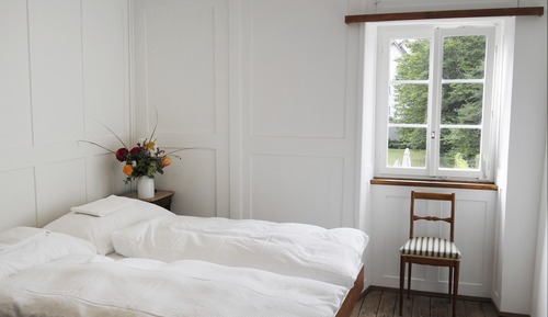 Basic Double Room, Shared Bathroom