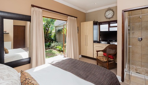 Standard Room (R7)