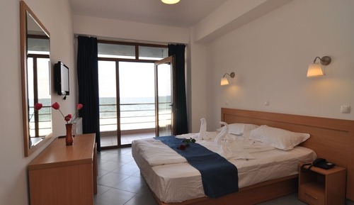 Family Apartment, 1 Bedroom, Sea View, Beachfront