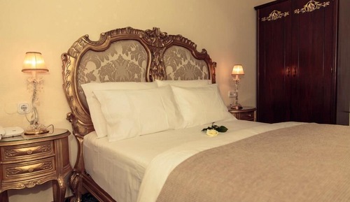 Single Room, Mountain View