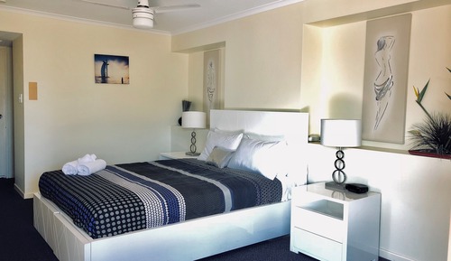 Apartment, 3 Bedrooms, Pool or Garden View