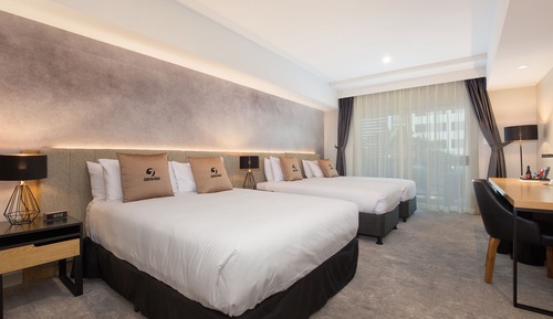 Deluxe Family Room