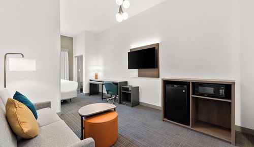 Suite, 1 King Bed, Accessible, Non Smoking (Roll In Shower)