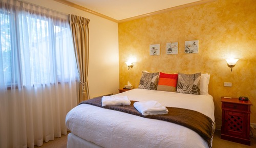 HOT Last Minute Deal - Cozy Queen - Spa BnB - Adults Only
