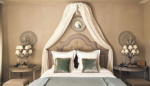 Signature Room