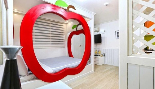 Room (Apple Mint)