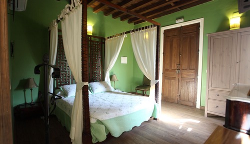 Suite, Jetted Tub