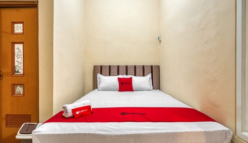 Double Room (Reddoorz)