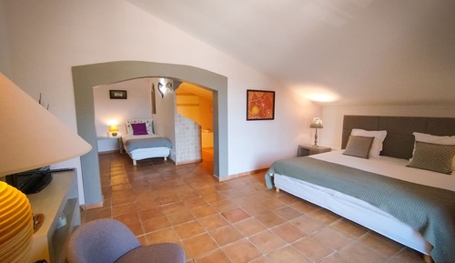 Standard Double Room, Private Bathroom (El Miura)